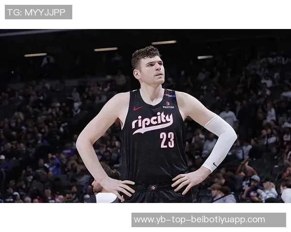 克林根表现出色零失误零罚球高效砍下18分11篮板展现强硬拼搏精神